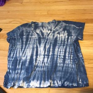 Adam Levine slit shirt